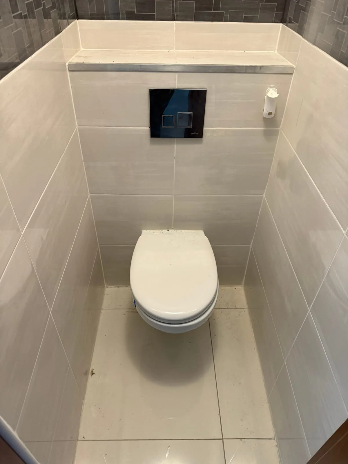 WC podwieszane z czarnym przyciskiem — DobryHydraulik Lublin